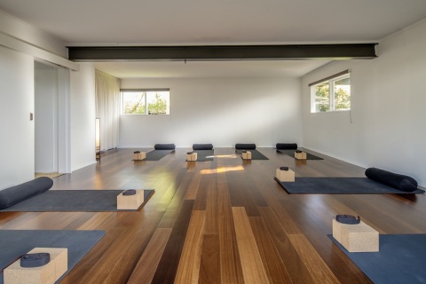 Copy-of-Copy-of-studio-wide-warm-light-to-south-wall